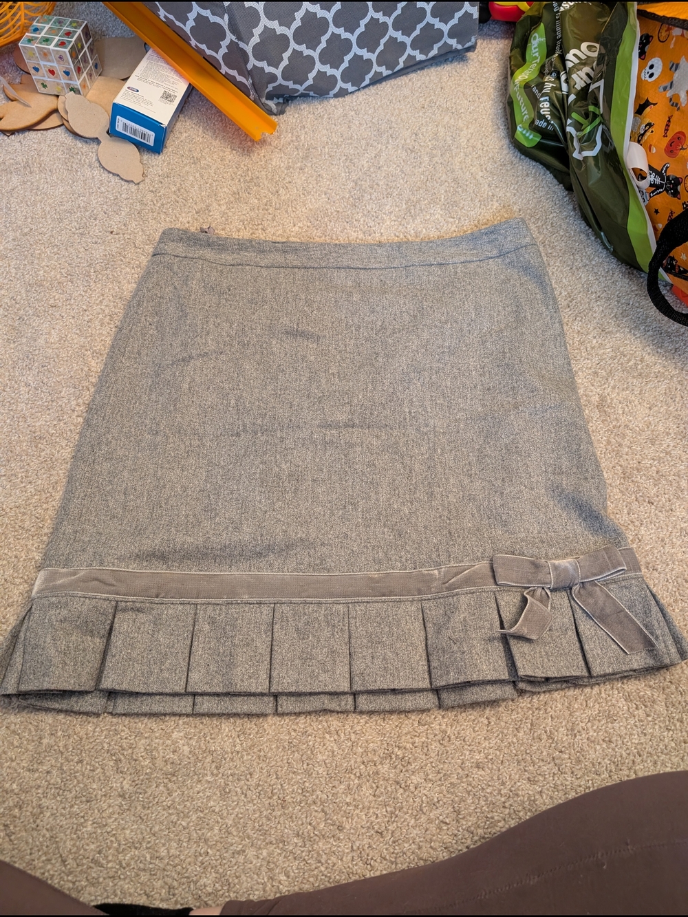Banana Republic Gray Pencil Skirt with Pleated Hem and Bow